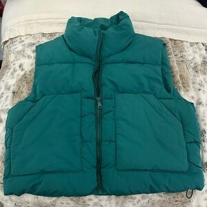 Love Tree Women’s Cropped Puffer Vest